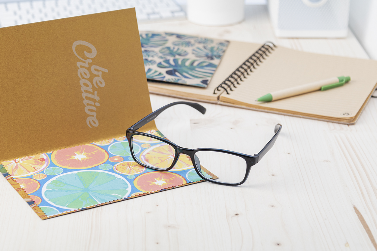 Dioptry Mail Eco - carte postale essuie-lunettes