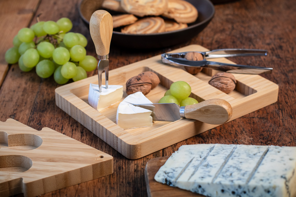 Jarlsberg - set Noël de couteaux à fromage